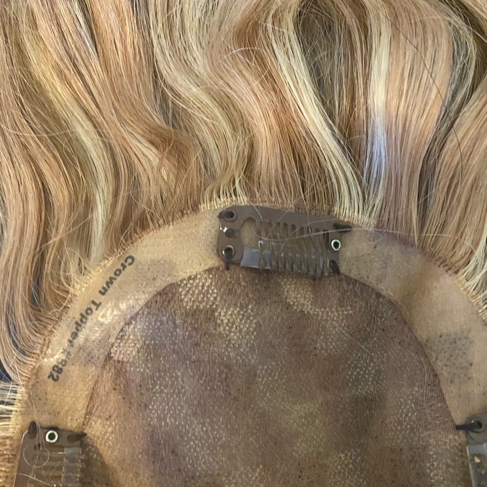 Hidden crown topper. Color 882